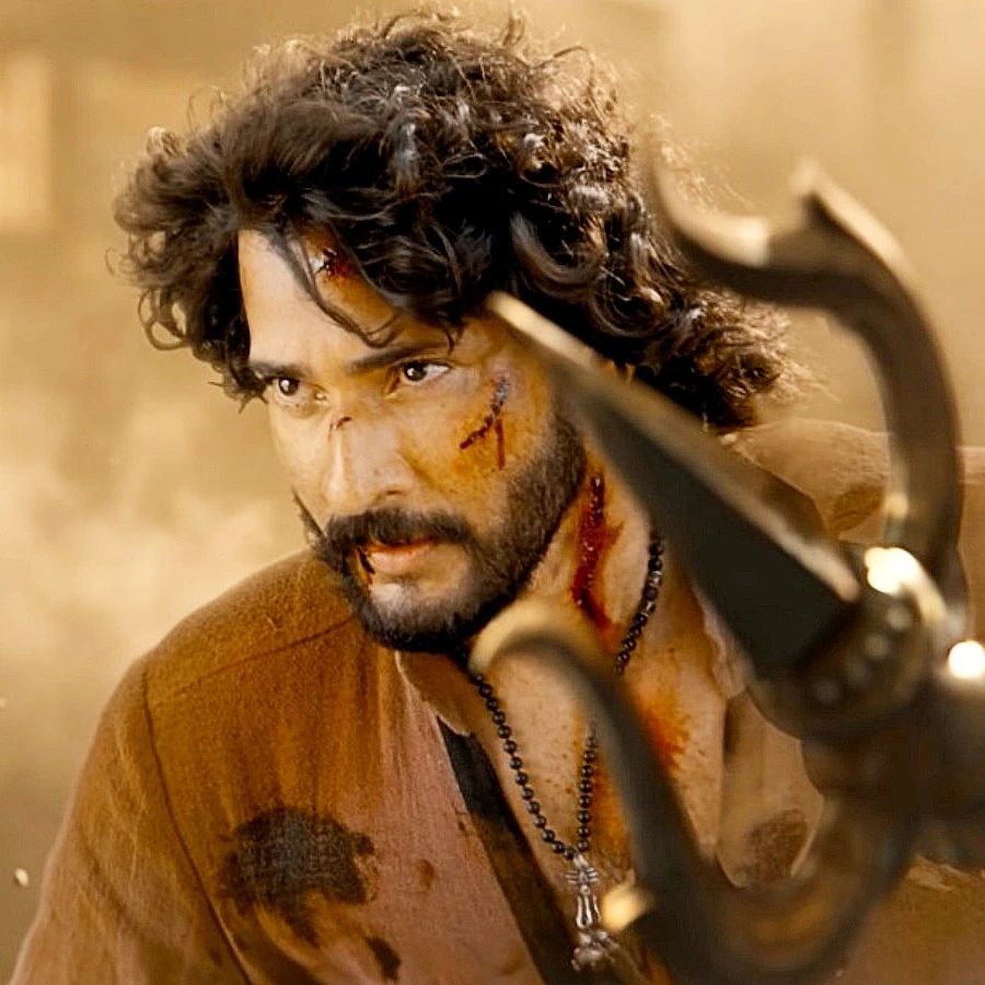 Varanasi movie update: Mahesh Babu’s first look as Rudra wins hearts. SS Rajamouli’s movie plot goes viral — Varanasi movie coverage thumbnail